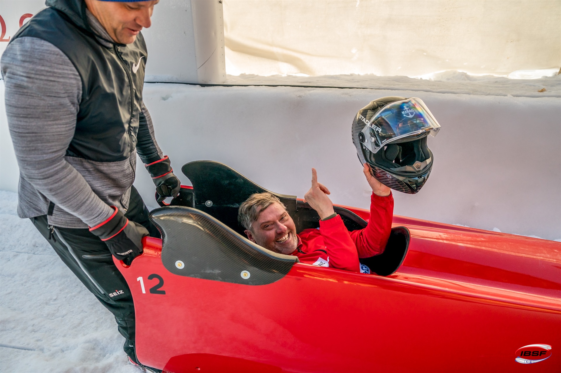 Gold beim Para Bob Weltcup