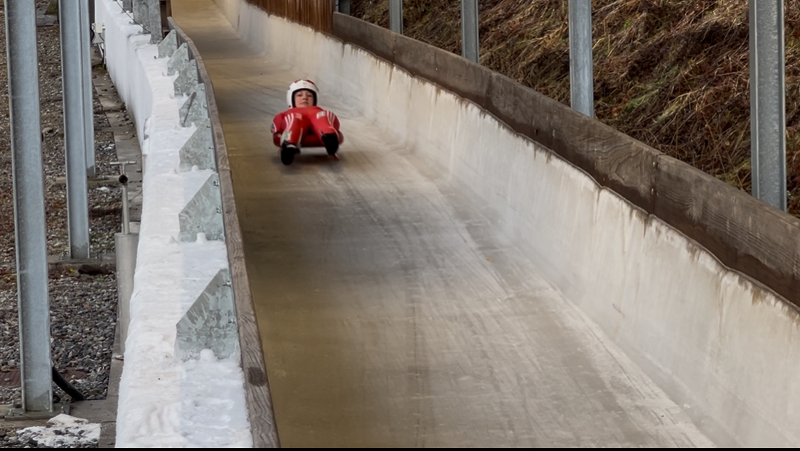 Erstes Eistraining des Swiss Sliding Rennrodel-Nachwuchses in Bludenz