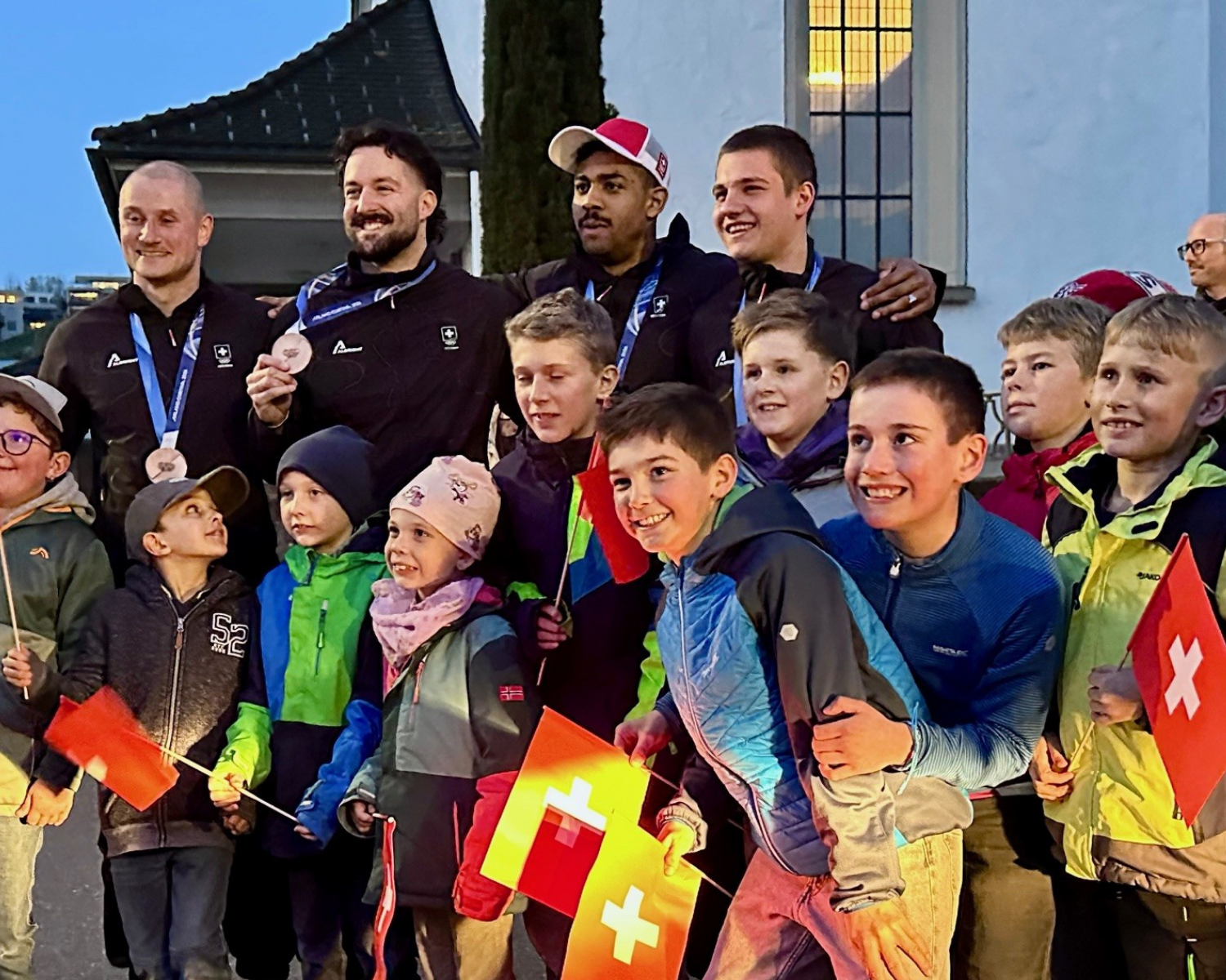 Grosser Empfang für das Bobteam Michi Vogt